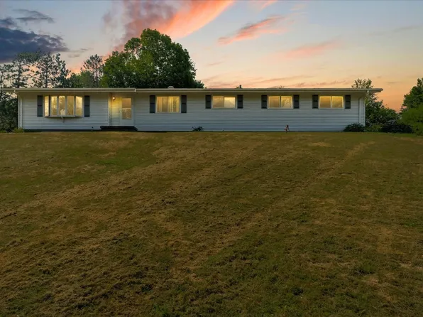 1440 Arrowhead Rd, Mount Vernon, IA 52314