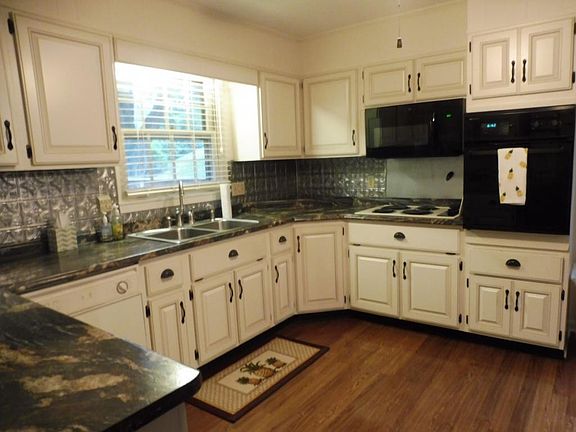 5th image of 405 Coralwood Dr