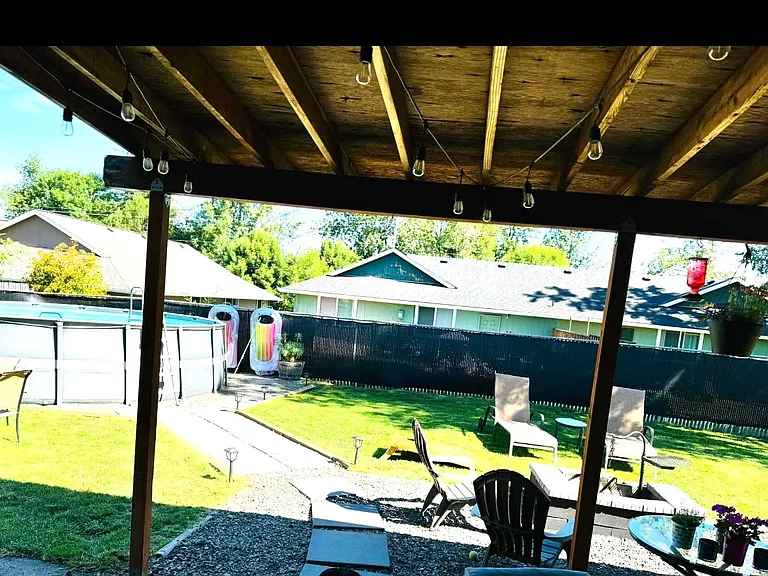 3551 NE 7th Ct — Photo 17