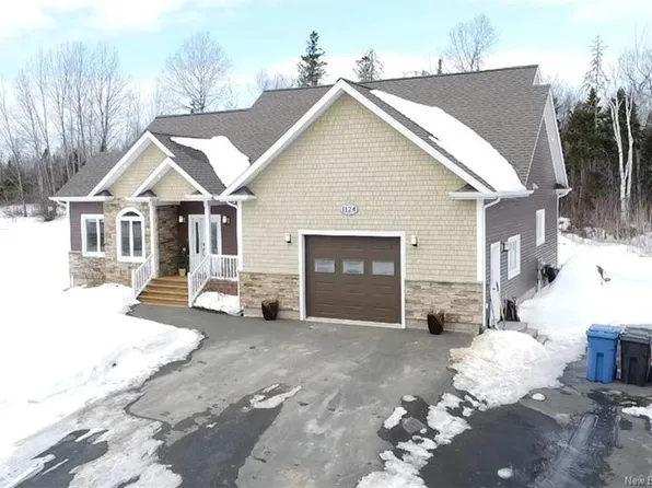 1124 Robertville, Beresford, NB E8K 2P5