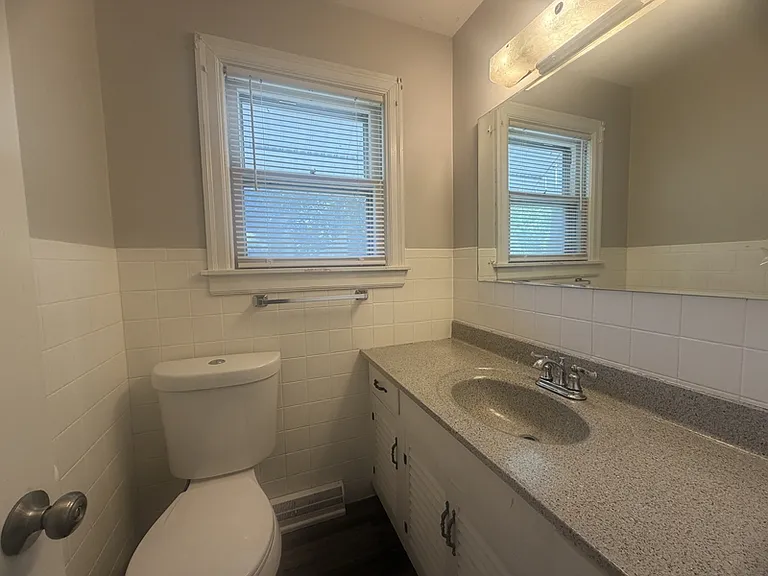 515 W Southside Blvd — Photo 17