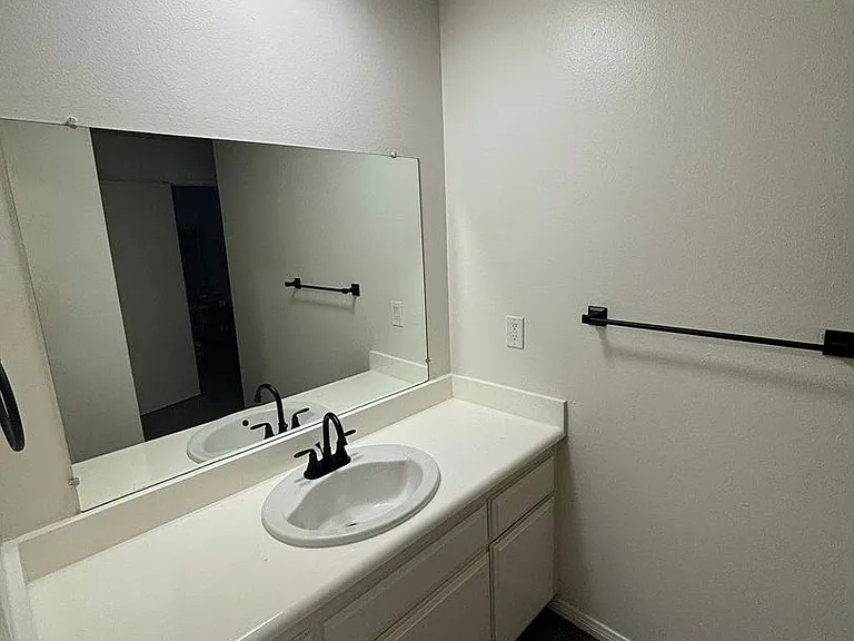 WOODCREST APARTMENTS — Photo 53