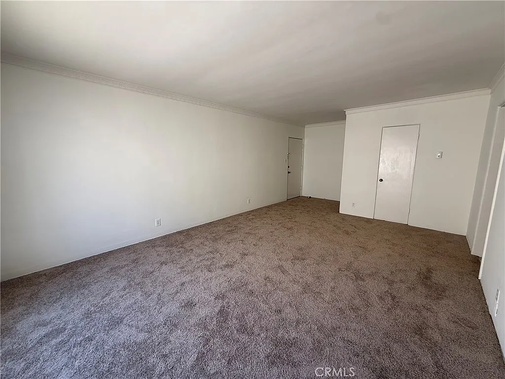 1 bed, 650 sqft, $2,000 — Photo 3
