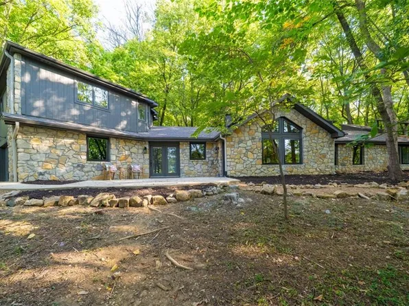 7601 NW Forest Lakes Dr, Kansas City, MO 64152