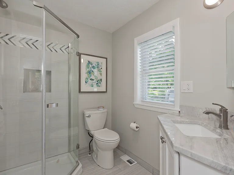 569 Bishop Rd — Photo 8