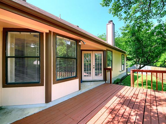 5th image of 802 Valley Meadow Dr