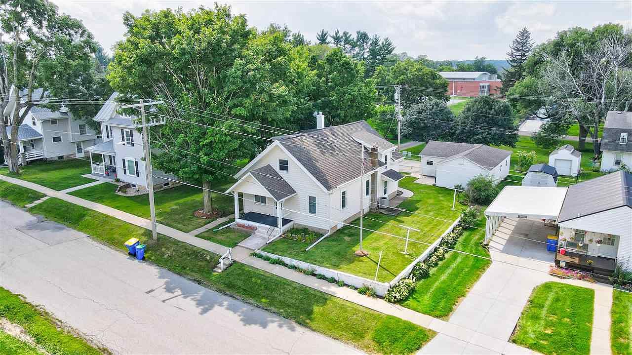 221 N Iowa St, Solon, IA 52333 Zillow