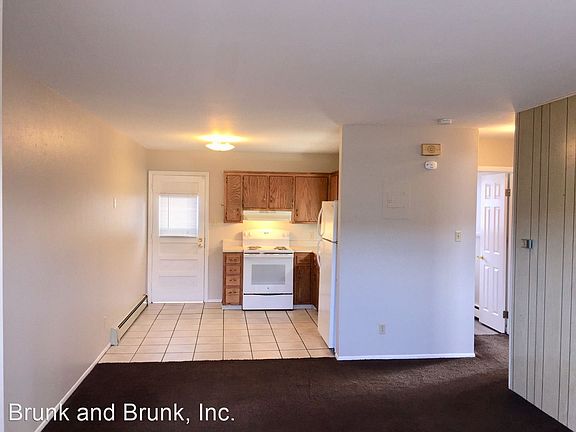 3rd image of 1116 Holland Park Blvd APT 1
