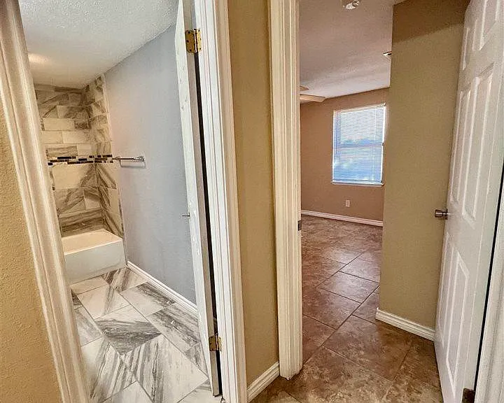 513 N Bois D Arc St — Photo 6