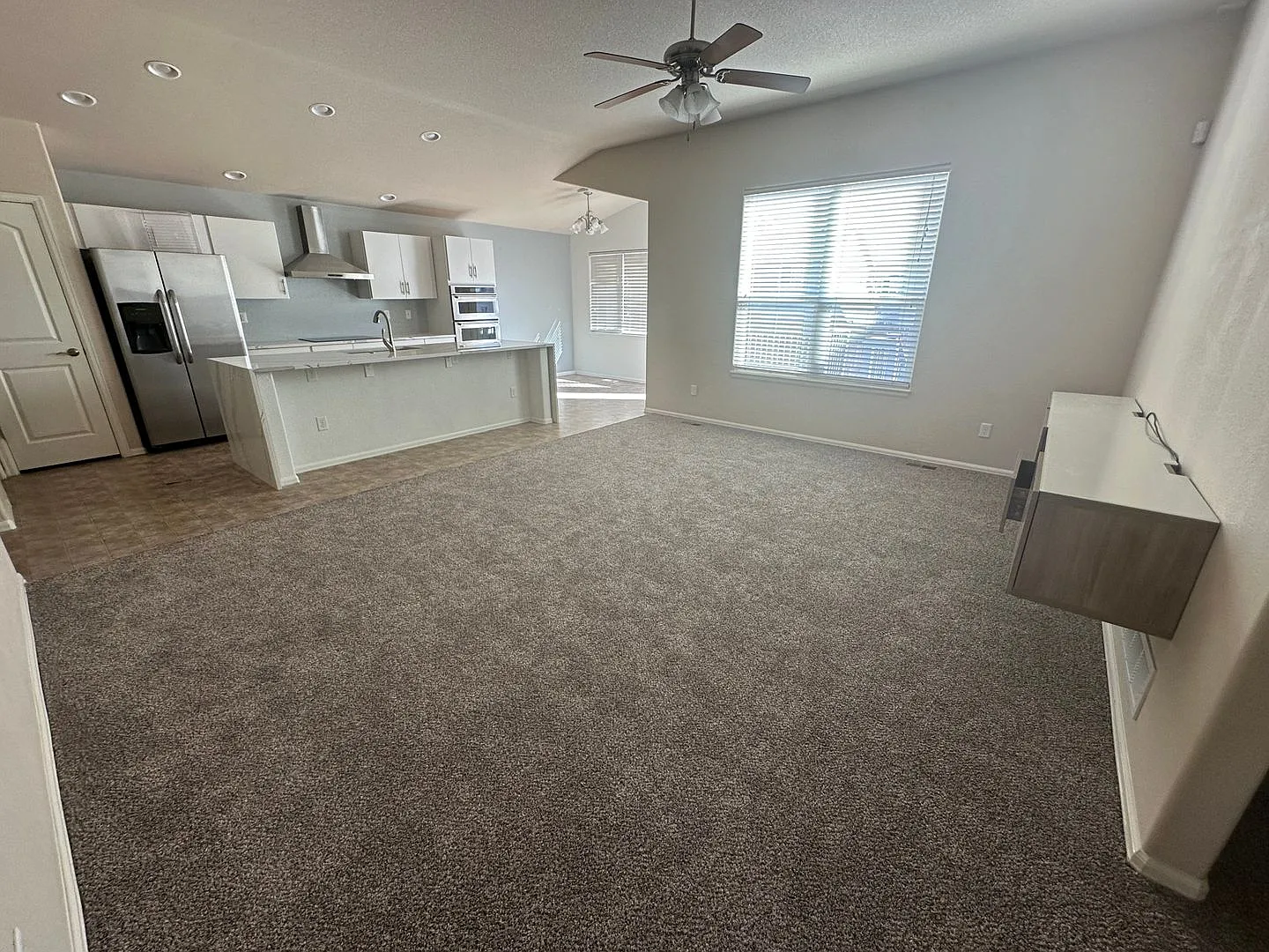 Beautiful Ranch Style Home Close To Fort Carson, Schriever Afb & Peterson Afb — Photo 4