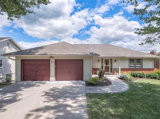 226 N Winnebago Dr, Lake Winnebago, MO 64034