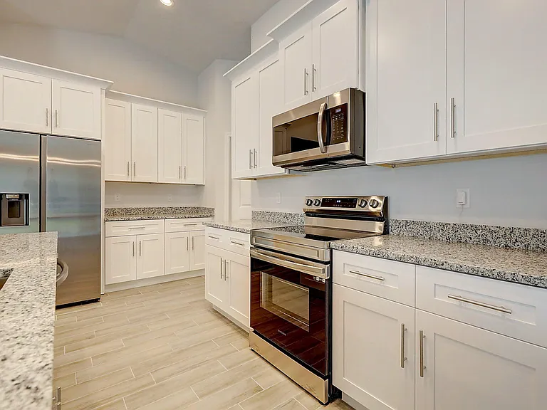 2352 SW Plum Ct — Photo 19