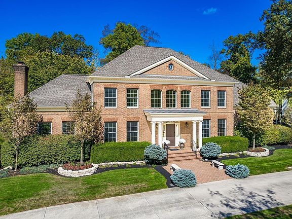 3rd image of 6925 Macneil Dr