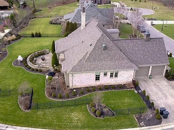 4th image of 65 Alexander Dr