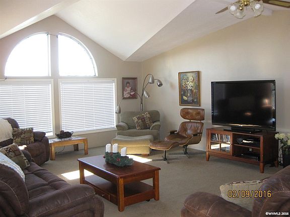 2nd image of 498 53rd Ave NW