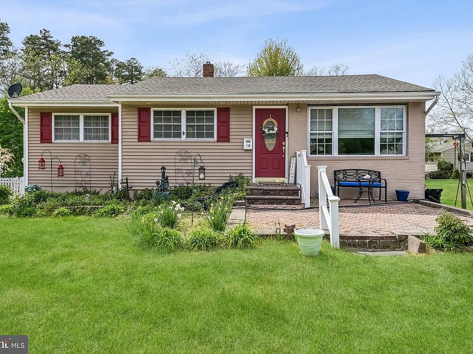 1st image of 19 Barclay Dr
