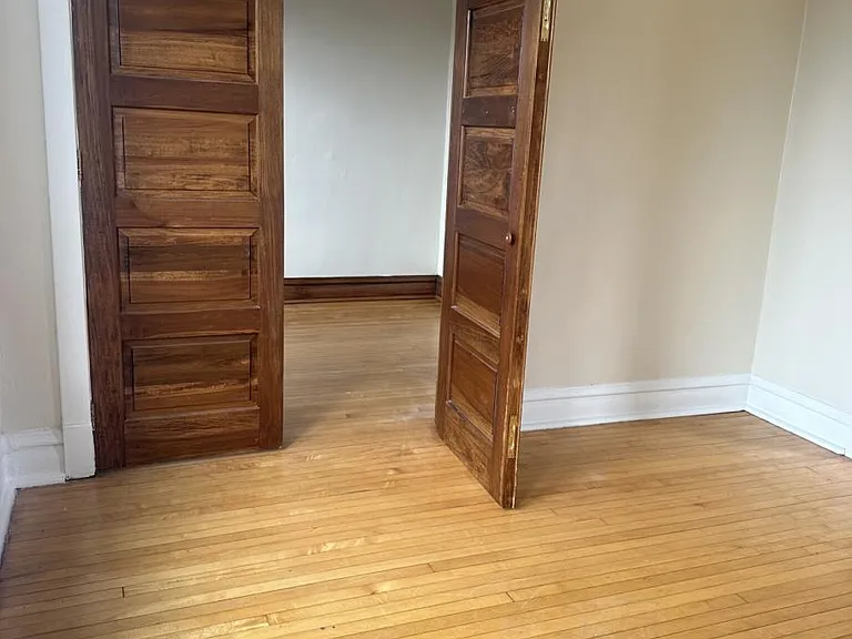 2241 W 21st St #2F — Photo 8