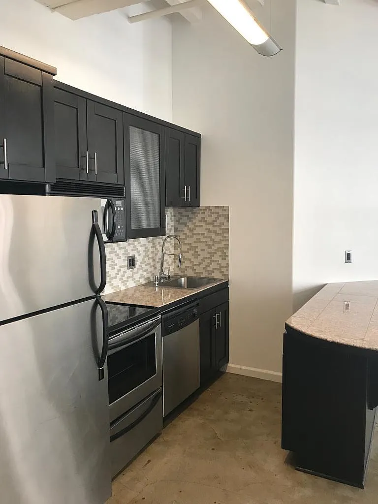 1 bed, 750 sqft, $1,950 — Photo 4