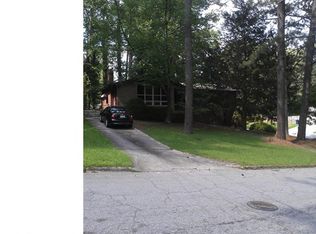 2561 Wood Hill Ln, East Pt, GA 30344