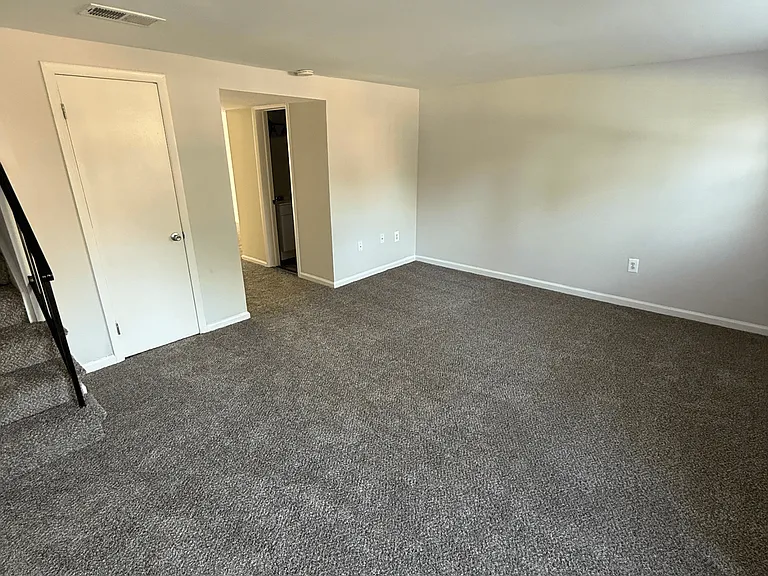 Longview — Photo 102