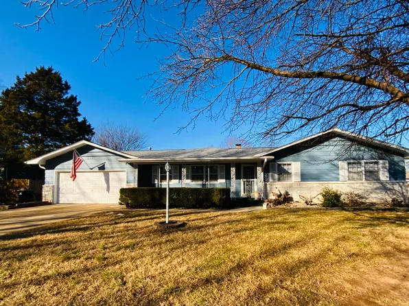 2049 S Brighton Drive, Springfield, MO 65804