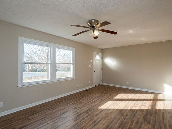 5th image of 305 Arbor Ct