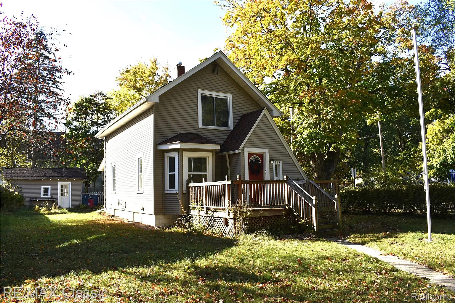 135 Park Ave photo 1