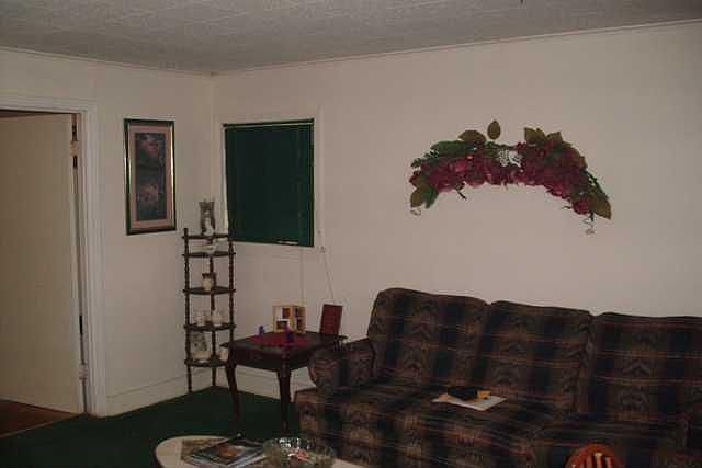 2nd image of 719 W 26th St