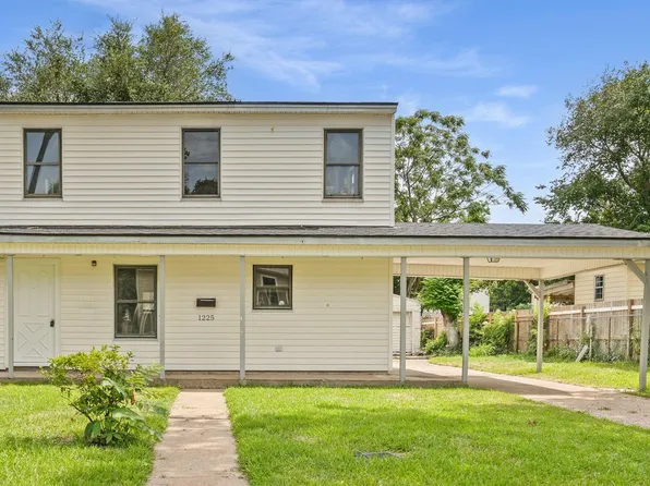 1225 3rd Ave N, Texas City, TX 77590