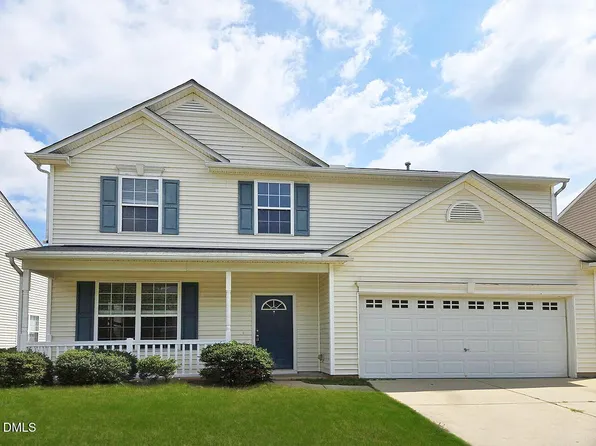 105 Chandler Springs Dr, Holly Springs, NC 27540