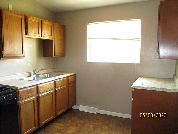 3rd image of 3420 Maybelle Dr