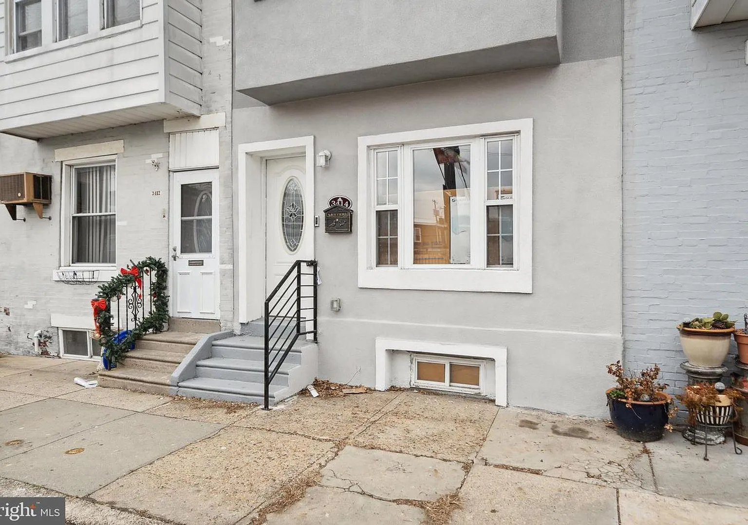Excellent Port Richmond 3BR with Finished Basement & Patio — Photo 1