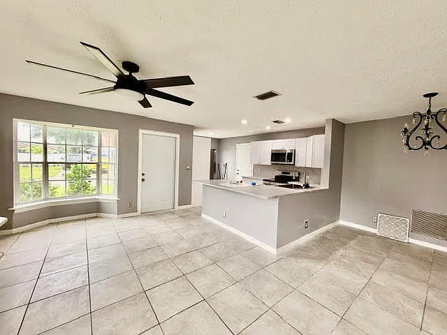 4 bed, 2.0 bath, 1253 sqft, $3,375 — Photo 3