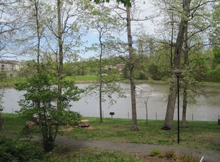 1724 Lake Shore Crest Dr APT 4, Reston, VA 20190