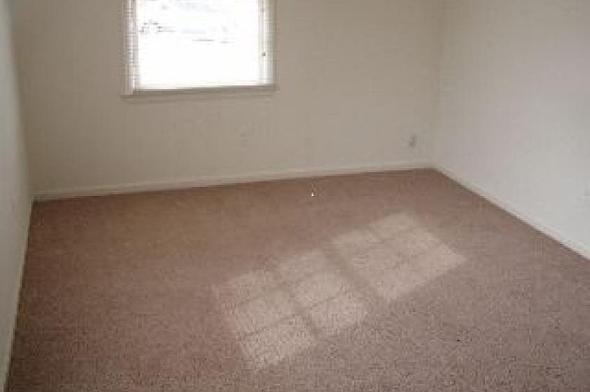 2nd image of 1420 Tunbridge Rd #7