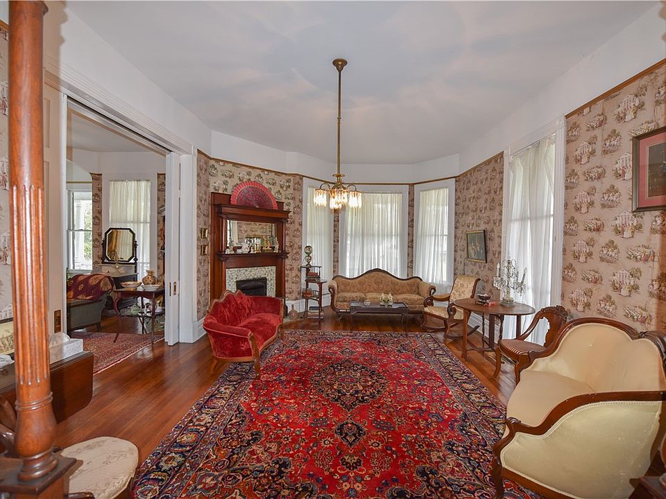 40th image of 507 N Main St
