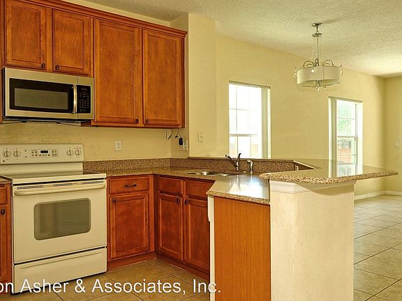 5th image of 13269 Daniels Landing Cir
