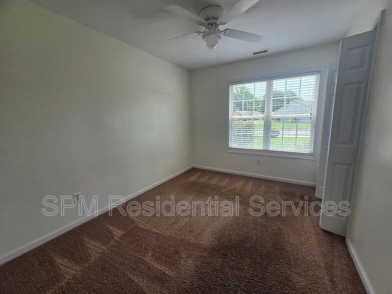 1798 Liz Ln NE — Photo 6
