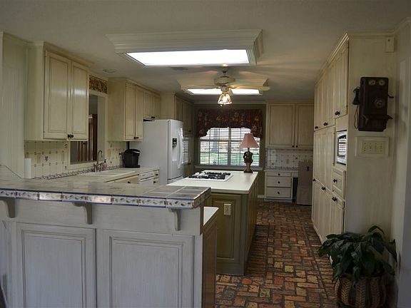 2nd image of 1570 N 23rd St