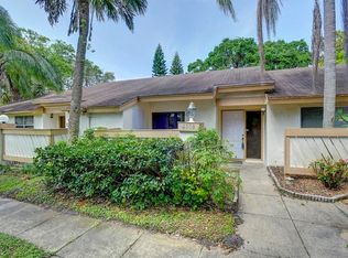 4008 Poinciana Ct, Palm Harbor, FL 34684