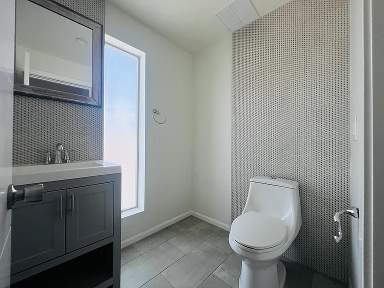 250 S Burlington Ave #250 — Photo 28