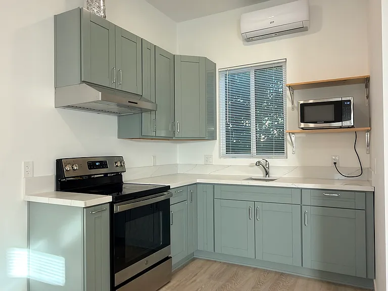 2029 E Washington Ave #B — Photo 1