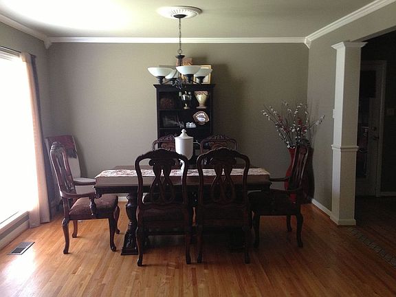 3rd image of 4907 Oaklawn Dr