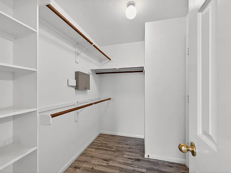 3918 Abbeywood Dr — Photo 21