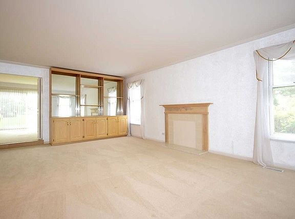 2nd image of 1121 Wexford Ct #100
