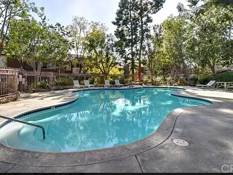 12555 Euclid St #30 — Photo 18