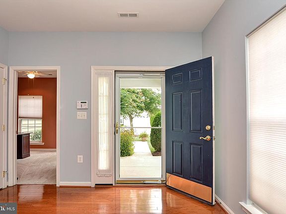 5th image of 210 Concerto Ave