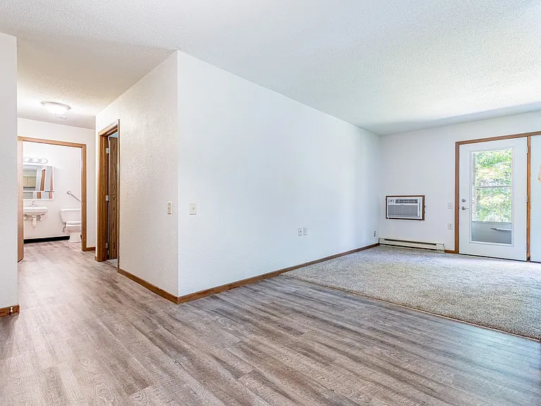 Clearwater River Apartments — Photo 4
