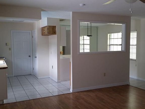 3rd image of 4928 S Devonshire Ln