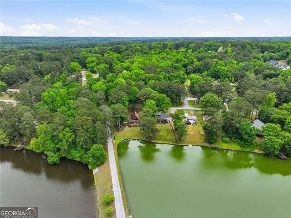 2569 Lake Capri Dr, Conyers, GA 30012